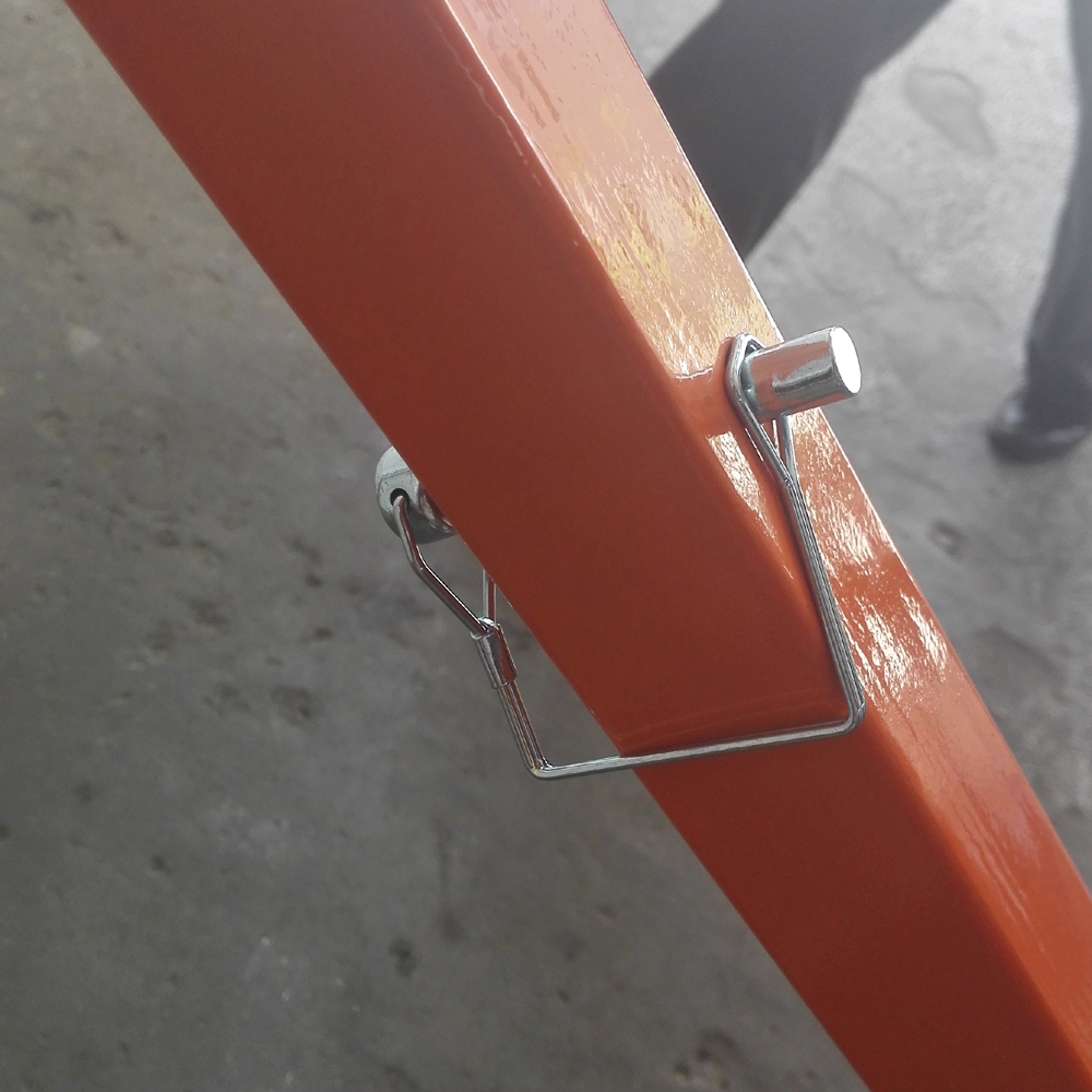 telescopic brace adjustable by latch pin